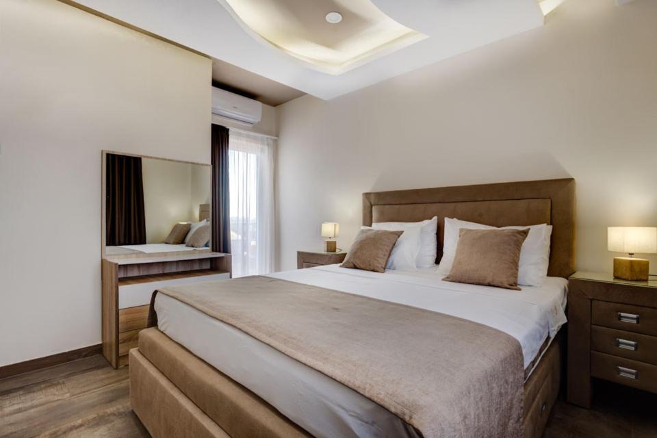 Hotel Zan Ulcinj Luaran gambar