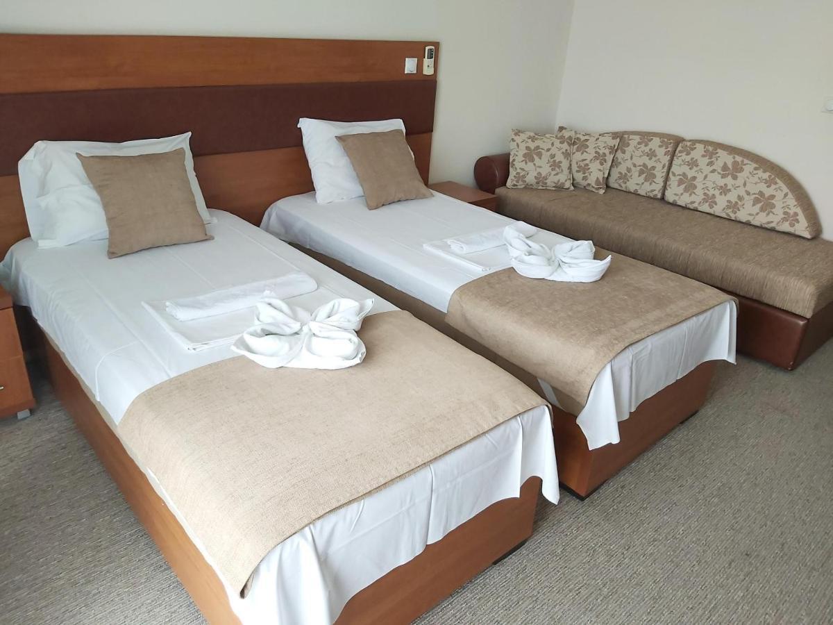 Hotel Zan Ulcinj Luaran gambar
