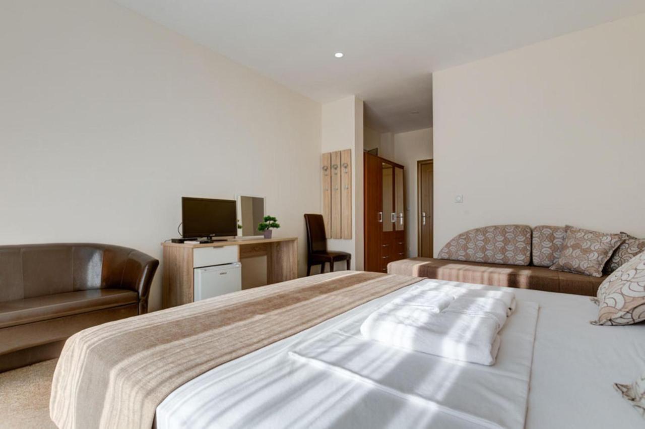 Hotel Zan Ulcinj Luaran gambar