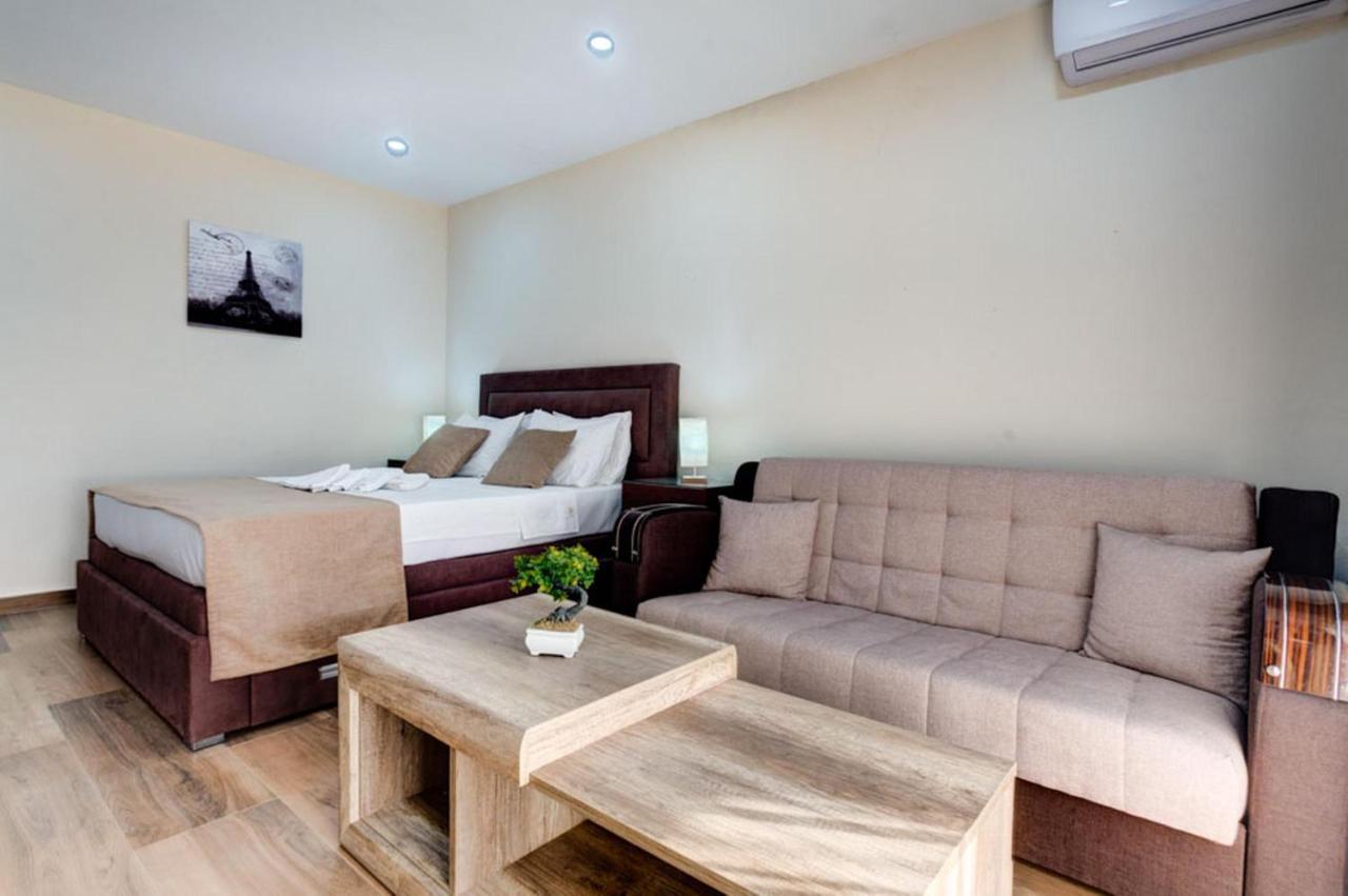 Hotel Zan Ulcinj Luaran gambar