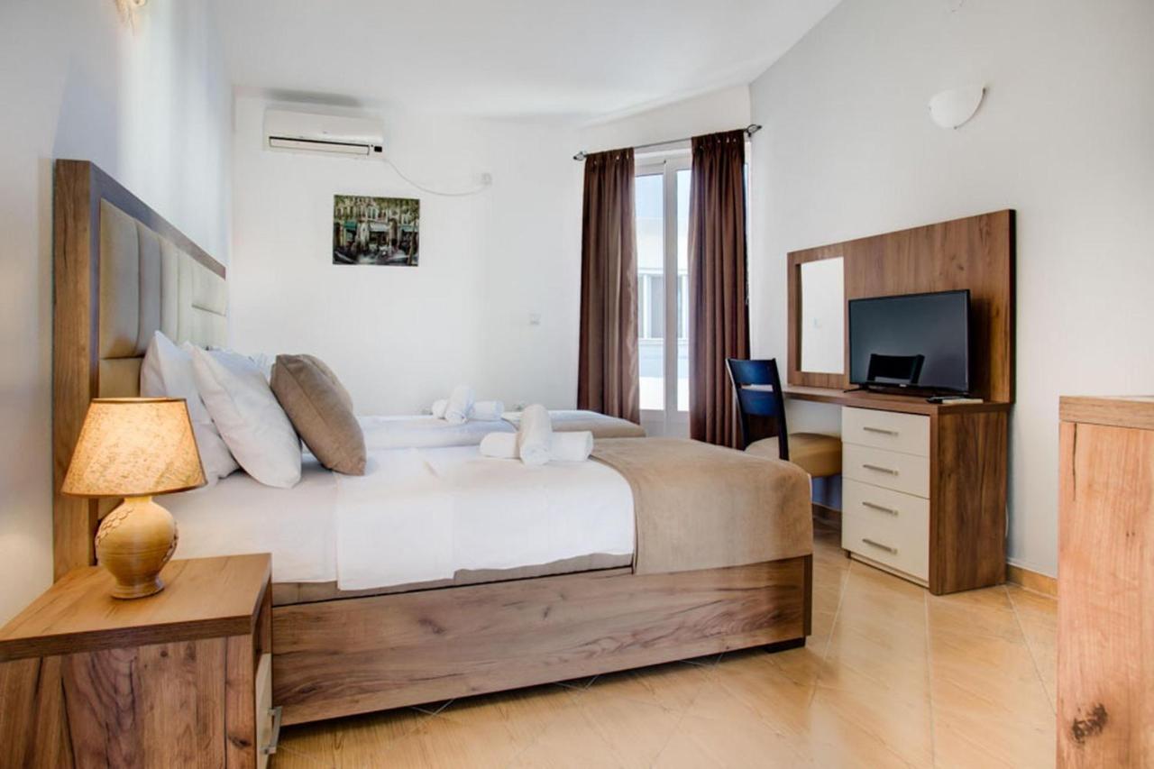 Hotel Zan Ulcinj Luaran gambar