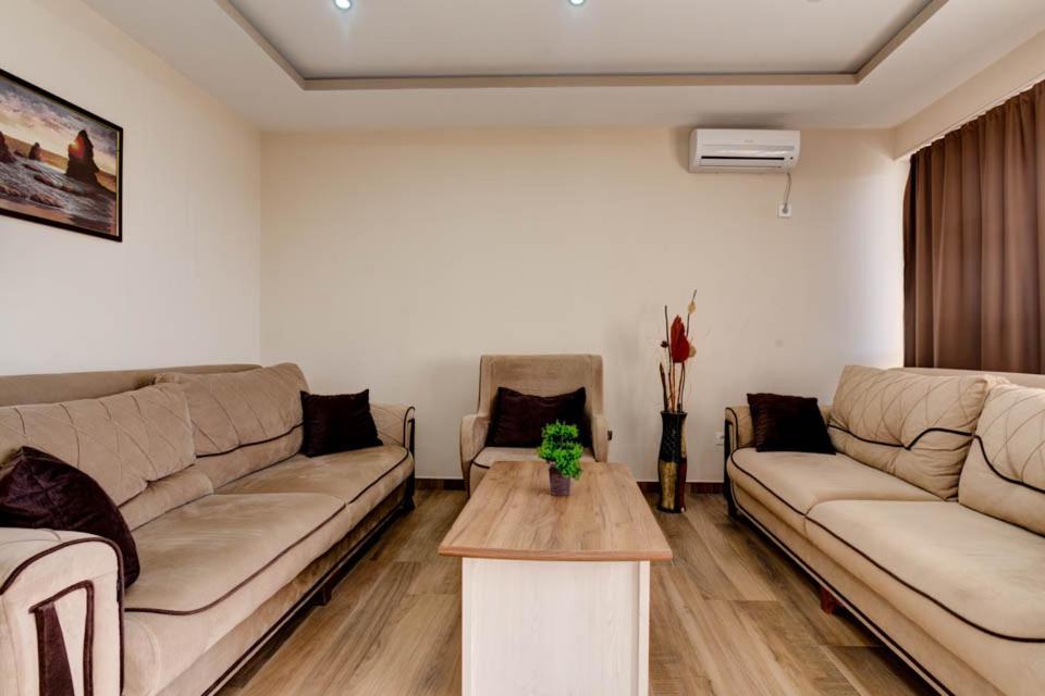 Hotel Zan Ulcinj Luaran gambar