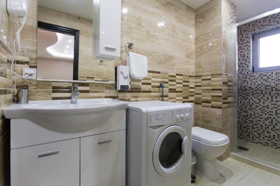 Hotel Zan Ulcinj Luaran gambar