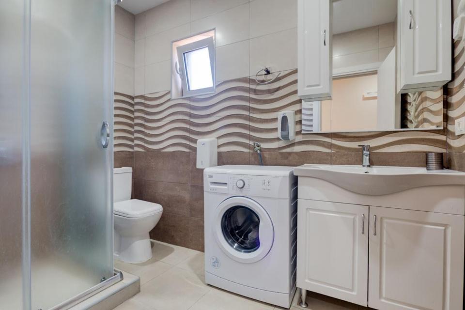 Hotel Zan Ulcinj Luaran gambar