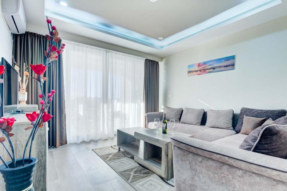 Hotel Zan Ulcinj Luaran gambar