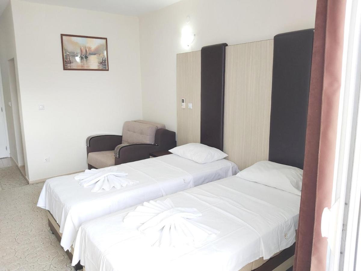 Hotel Zan Ulcinj Luaran gambar