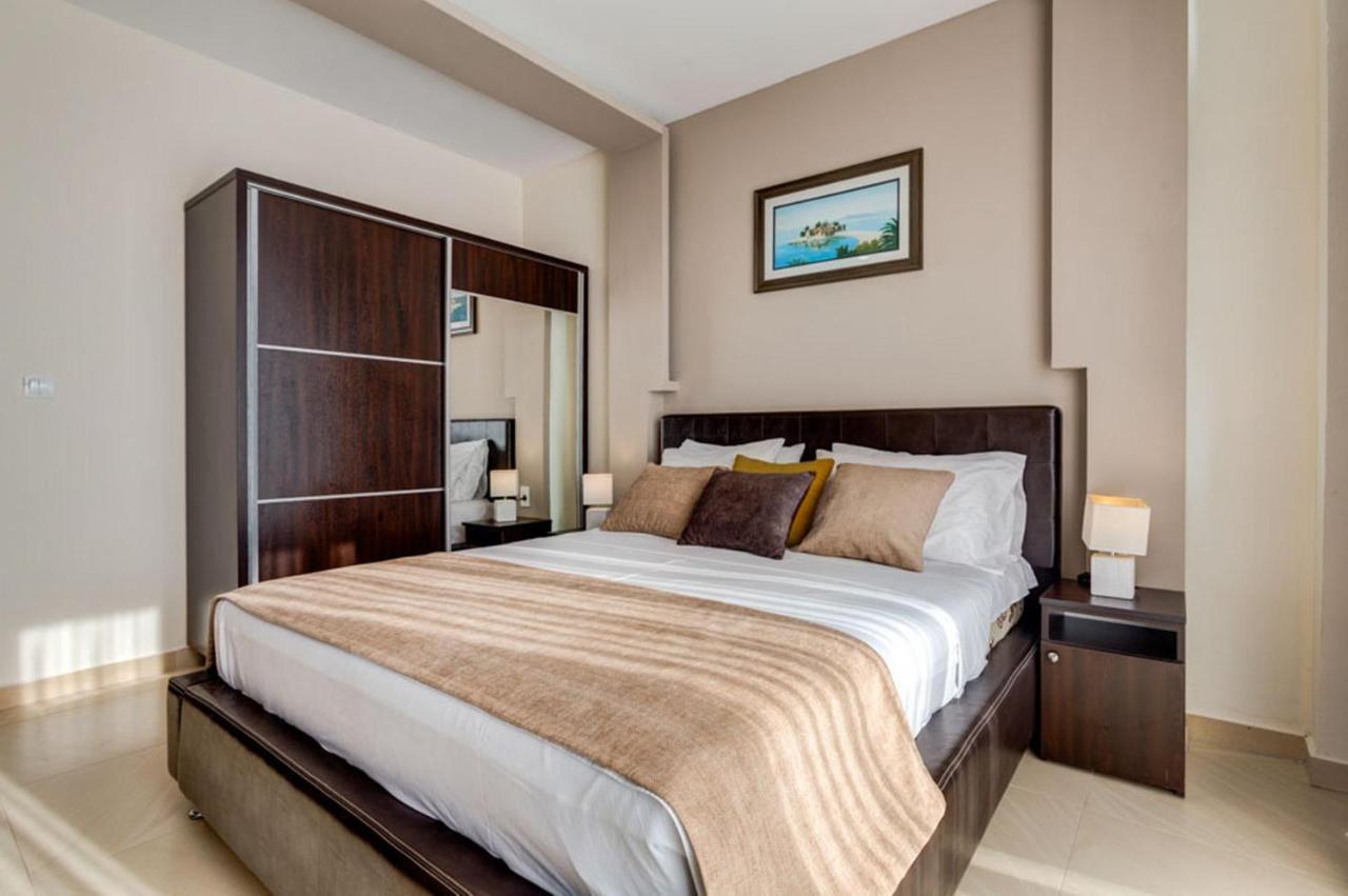 Hotel Zan Ulcinj Luaran gambar