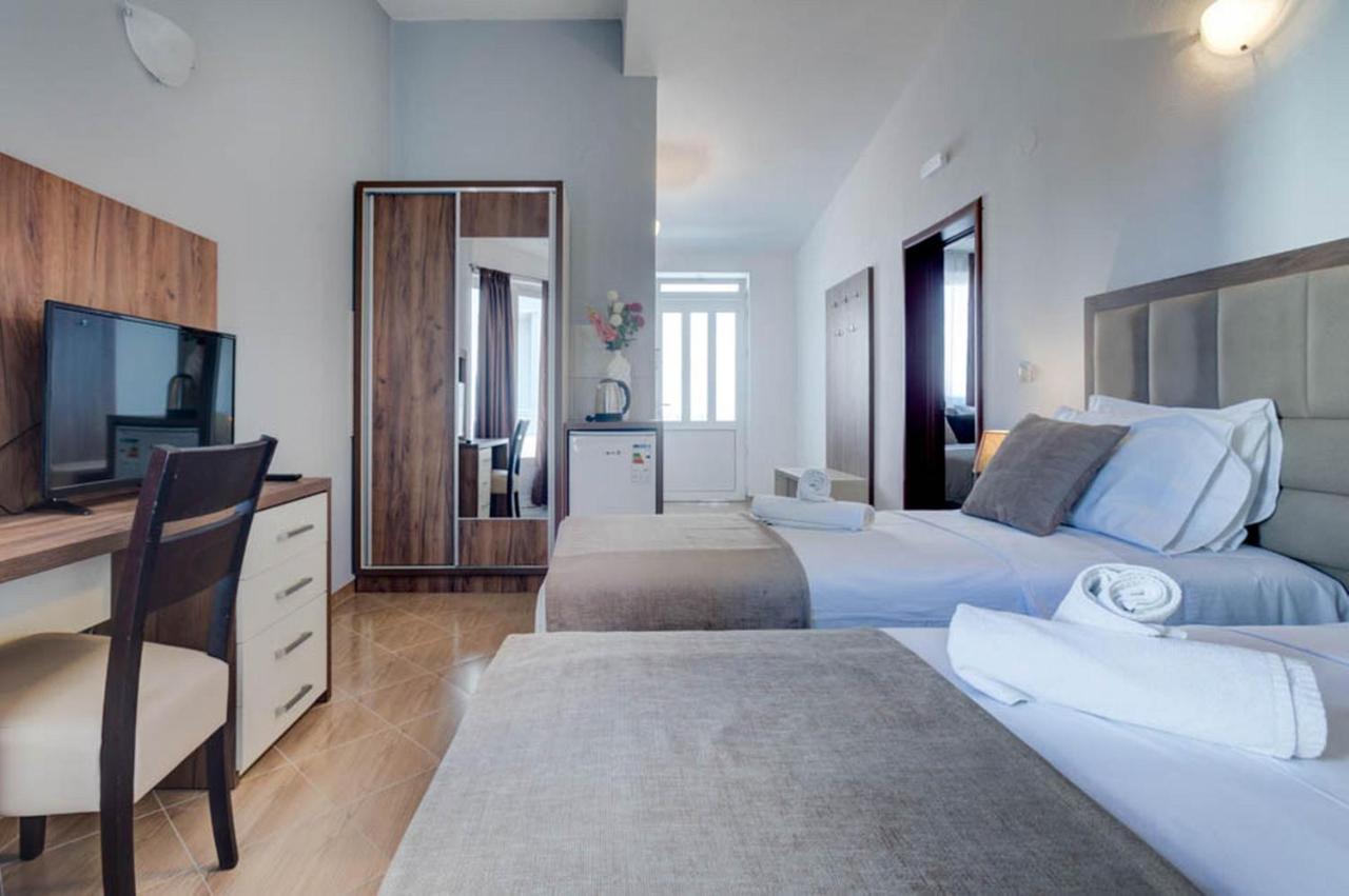 Hotel Zan Ulcinj Luaran gambar