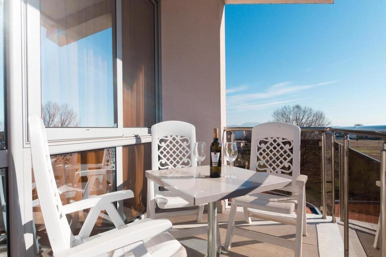 Hotel Zan Ulcinj Luaran gambar