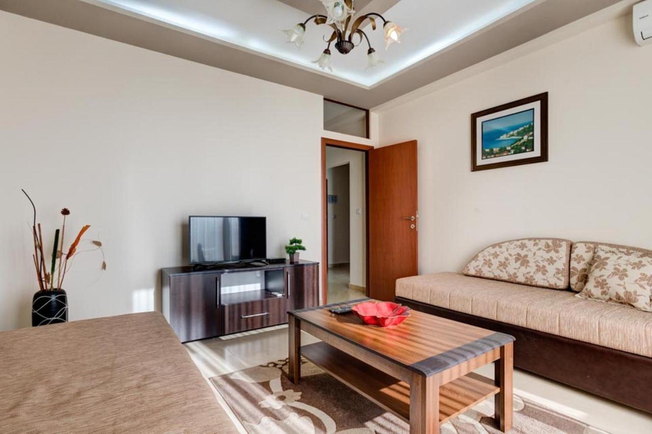 Hotel Zan Ulcinj Luaran gambar
