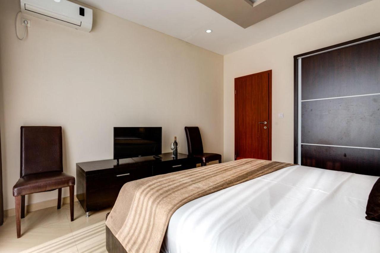 Hotel Zan Ulcinj Luaran gambar