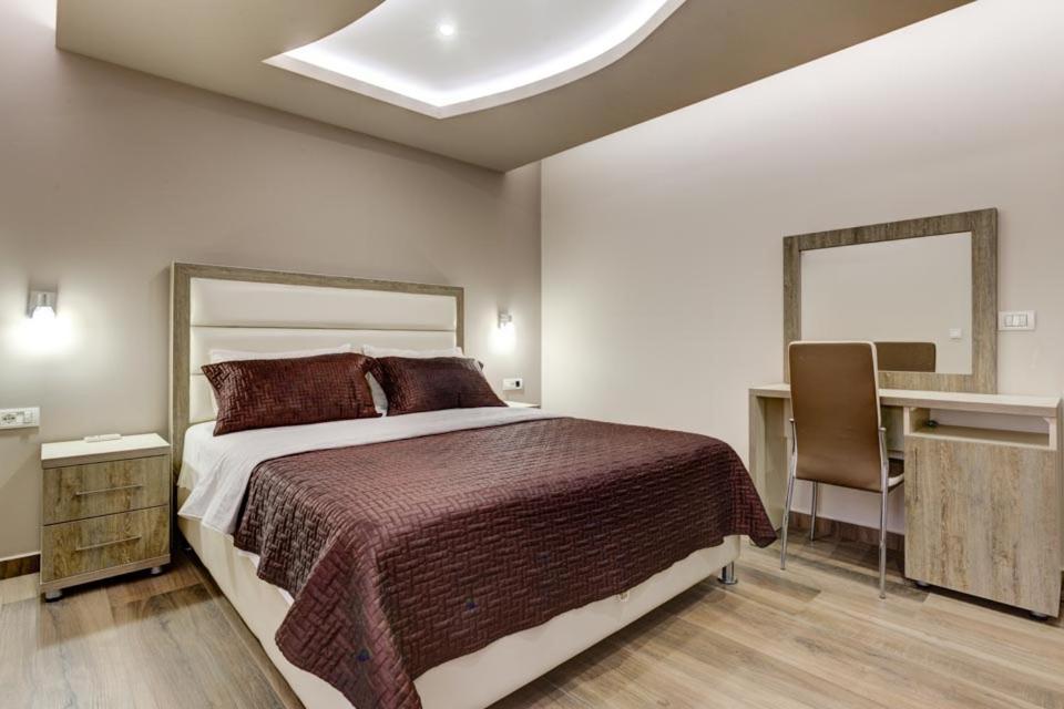 Hotel Zan Ulcinj Luaran gambar