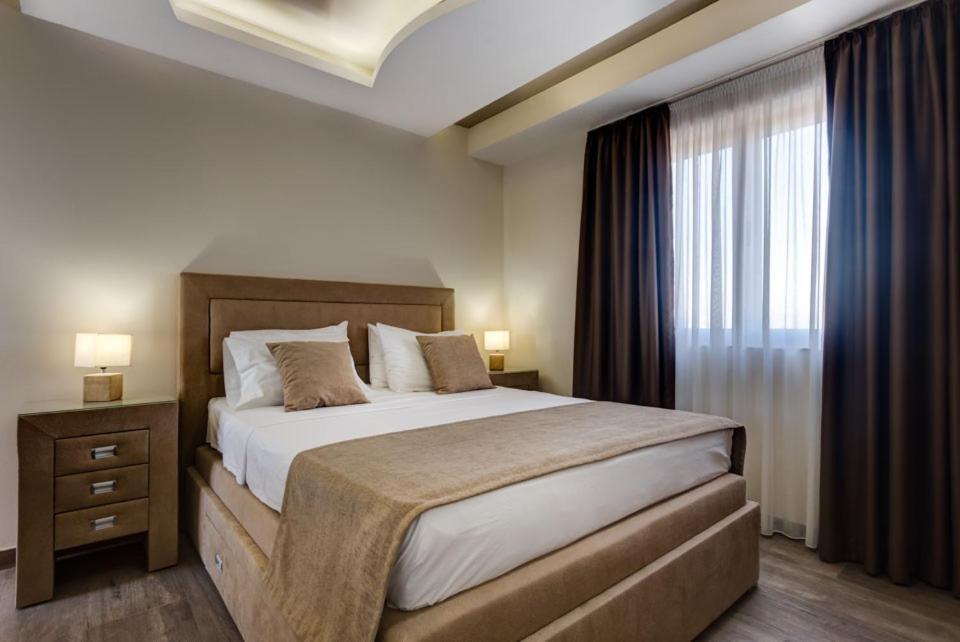 Hotel Zan Ulcinj Luaran gambar