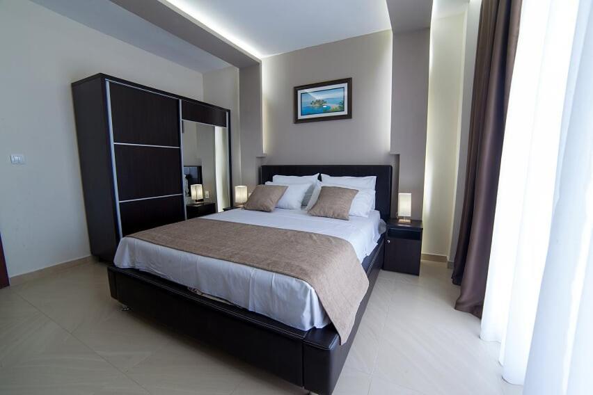 Hotel Zan Ulcinj Luaran gambar